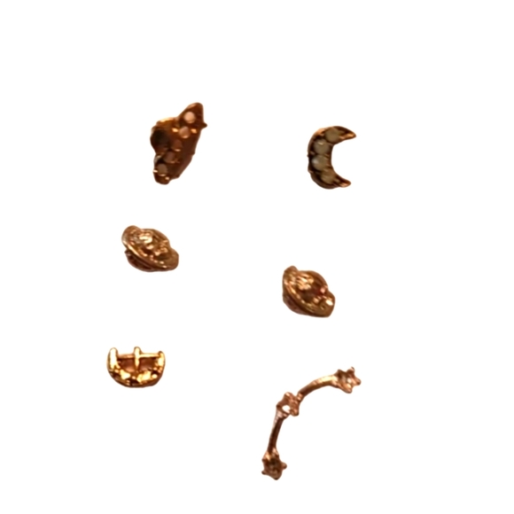 Studs pairs and mismatched. Same theme. Infant studs piercings. Vintage - Picture 3 of 6